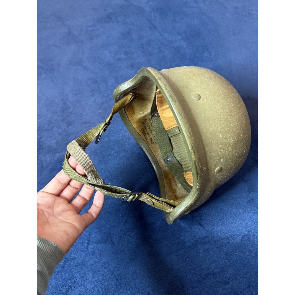 ORIGINAL US ARMY ISSUE PASGT COMBAT HEL MET - MEDIUM (SEE PHOTOS) Vtg